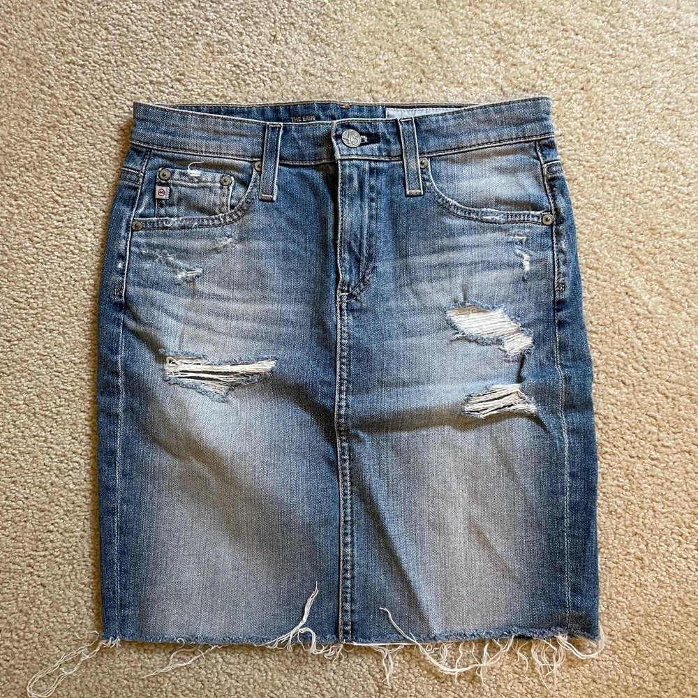 Jean skirt - light distressing